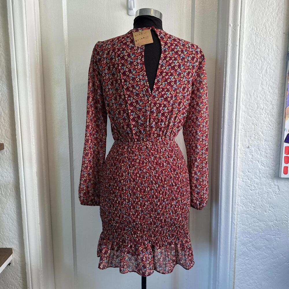 Extremely Flattering Summer Dress - image 4